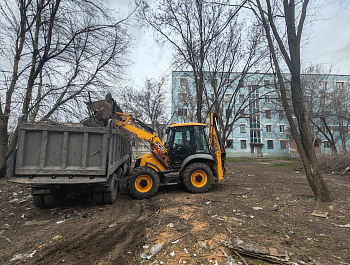 В мкр.Молодежный проходят субботники вместе с депутатом 